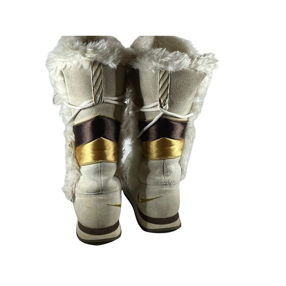⭐️⭐️Women's Nike Winter Boots size 7 ⭐️⭐️ - Picture 3 of 4